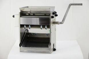 G120 -  0,8 mm hand cutting machine